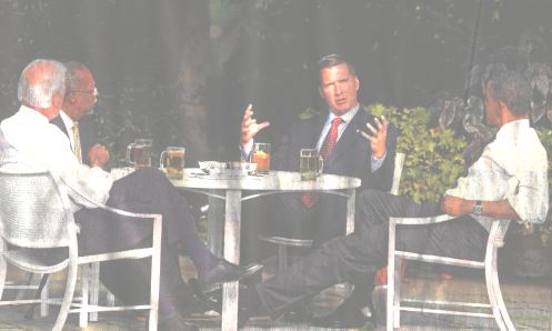 Obama, Biden Sit Down for Beers With Gates, Crowley